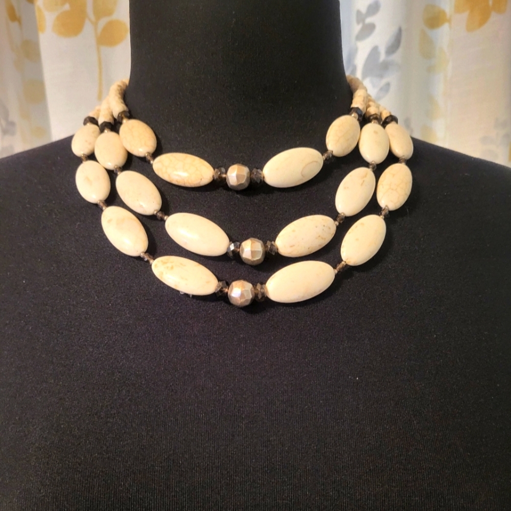 Silpada 3 Strand Cream Color Howlite stone necklace Sterling Silver Clasp.